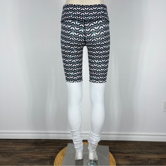 ALO Yoga Chevron 🔰 Print Goddess Leggings - Picture 3 of 13